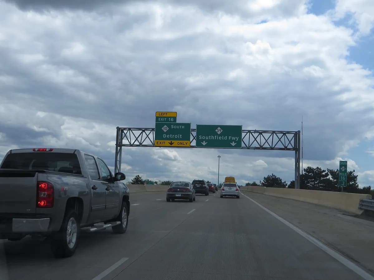 Driver killed on Lodge Freeway in Southfield while helping victims of two-car crash